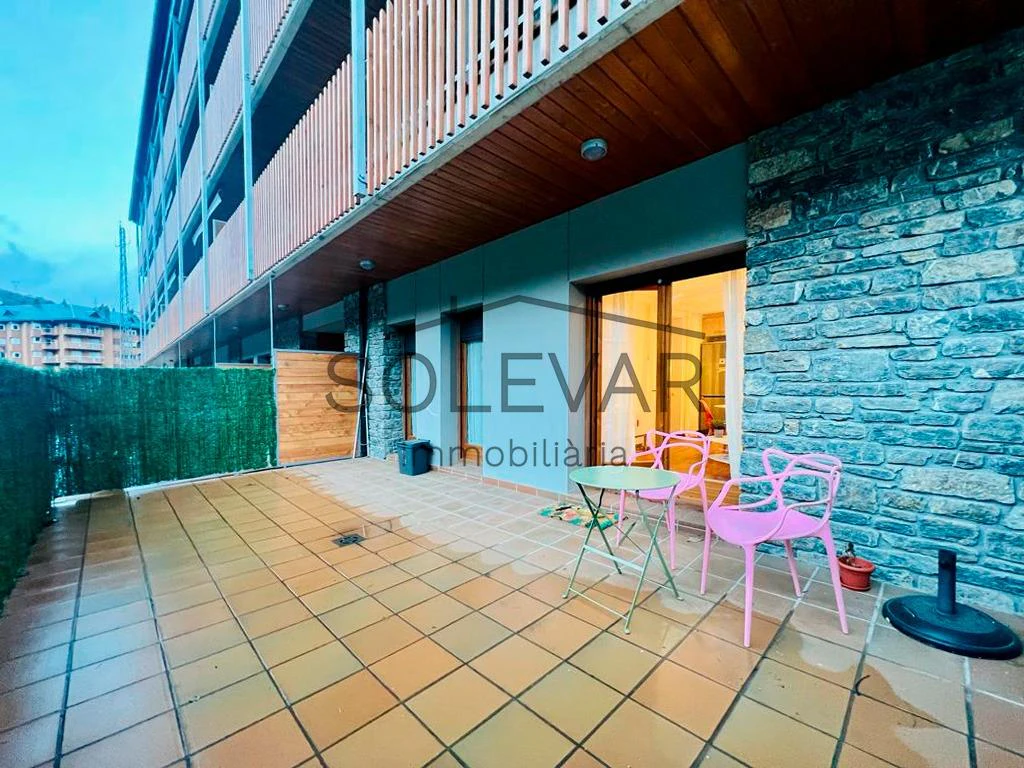 PLANTA BAJA CON TERRAZA Y TRASTERO EN SORT