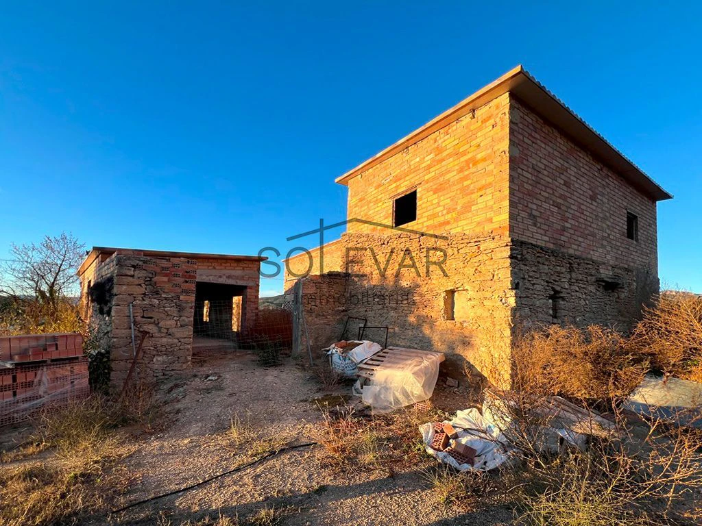 HOUSE TO RENOVATE WITH LARGE RUSTIC LAND IN FIGUEROLA D`ORCAU