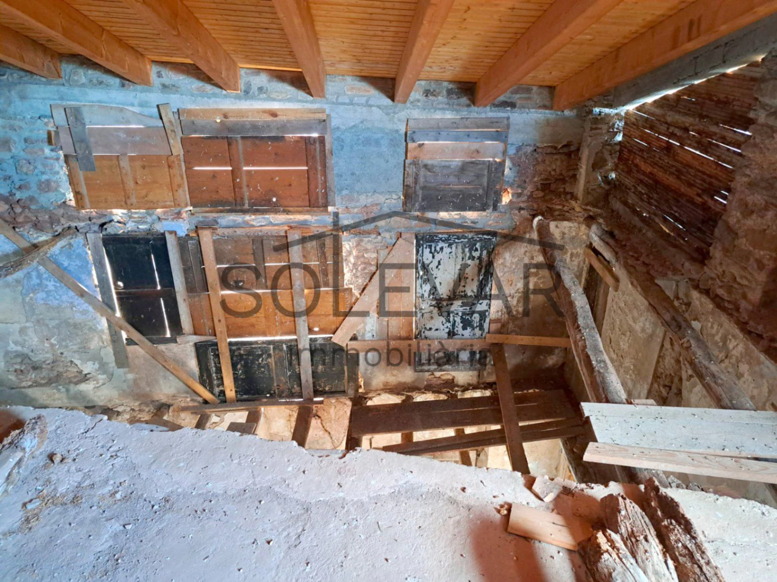 CASA A REFORMAR INTEGRALMENTE A ESTAVILL