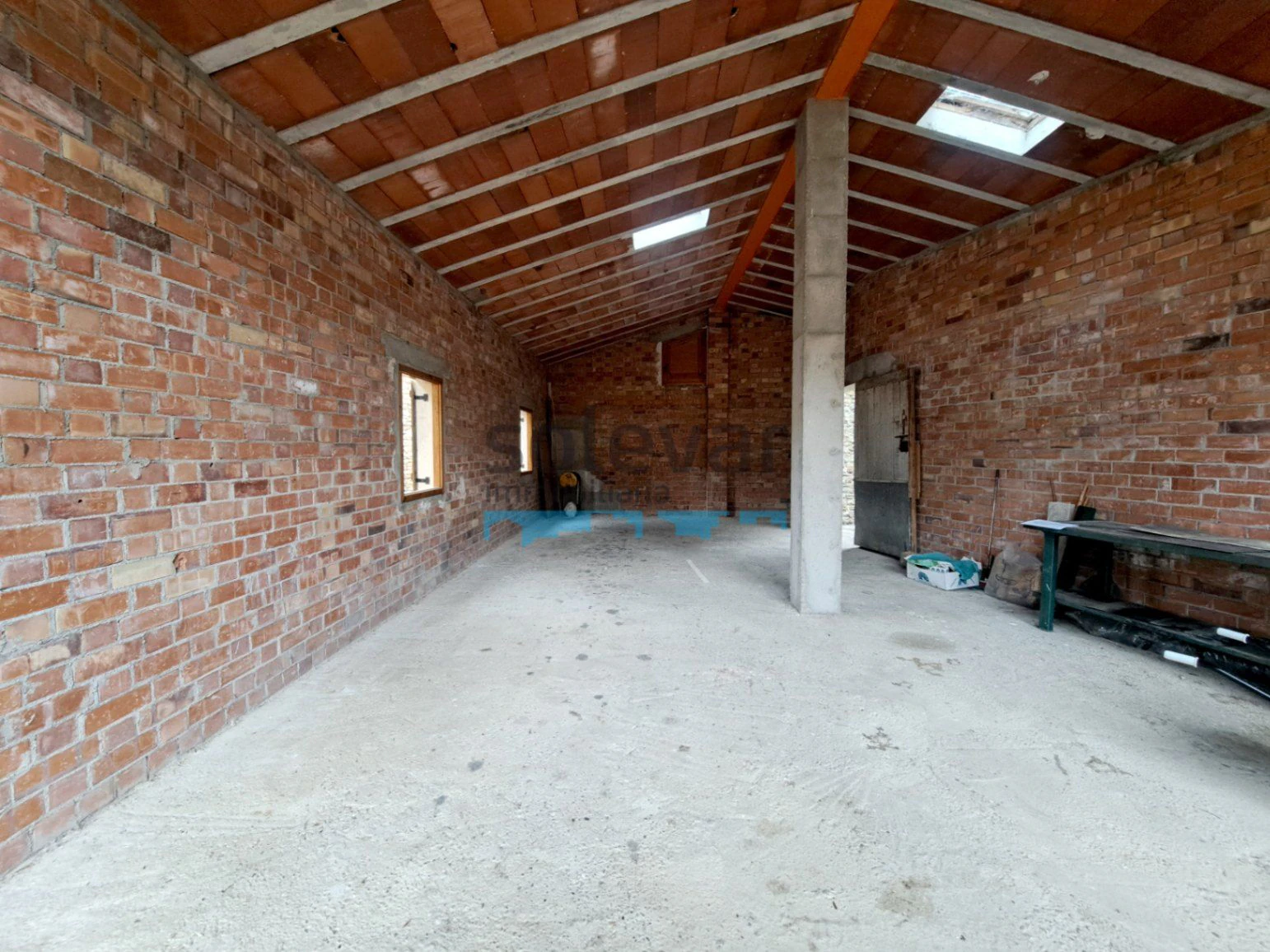 CASA CON MUCHAS POSIBILIDADES EN PAÜLS