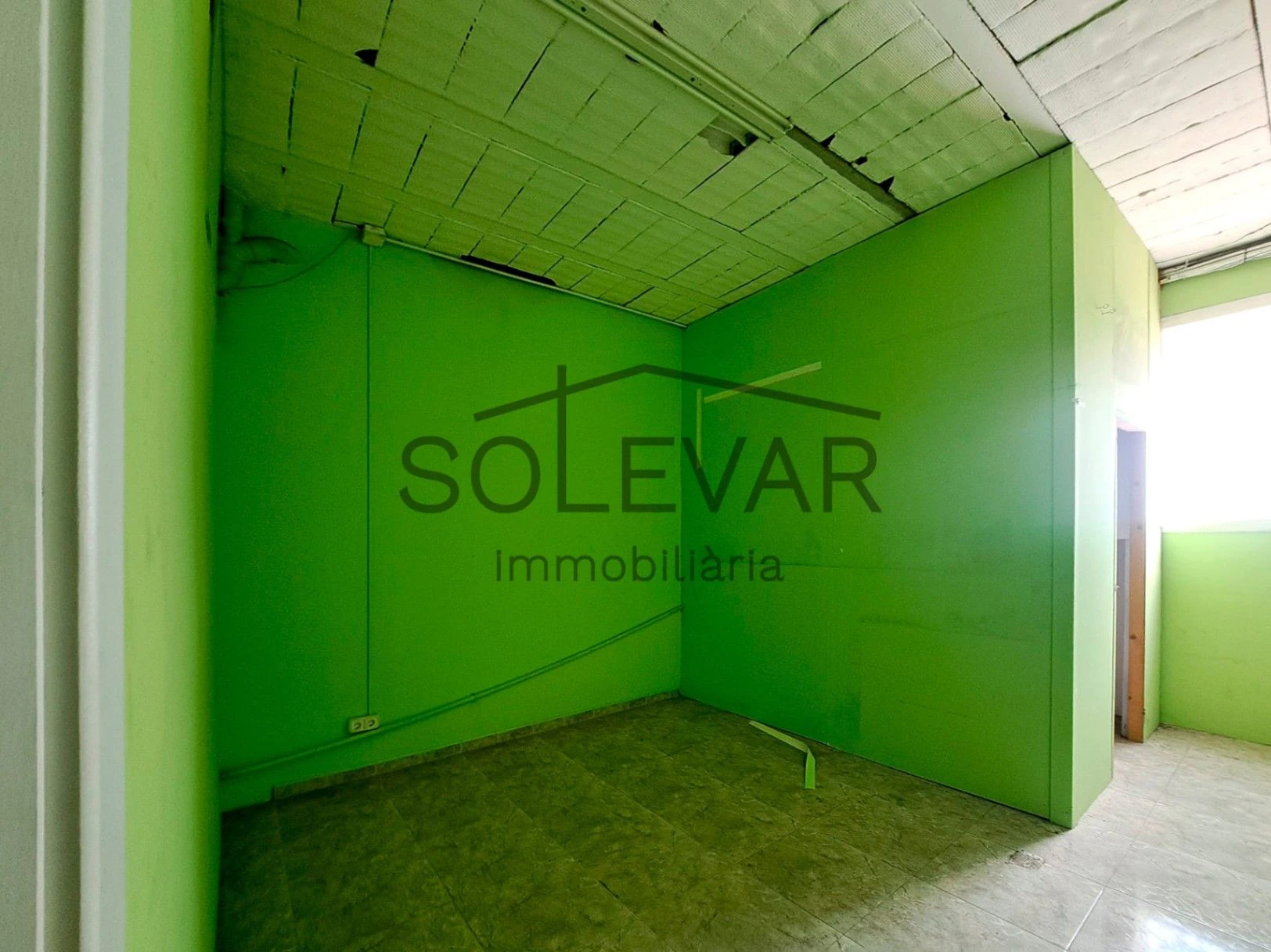 GRAN LOCAL COMERCIAL EN EL CENTRO DE TREMP