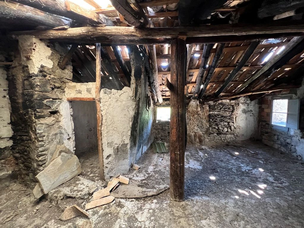 CASA A REFORMAR EN ERINYÀ
