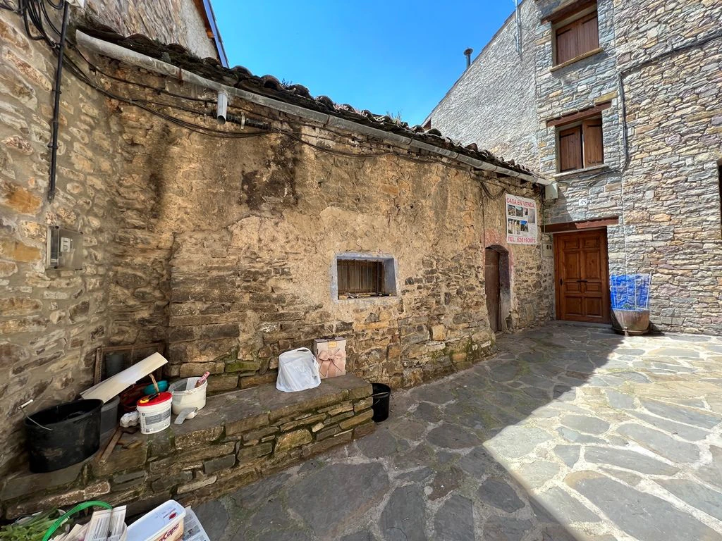 CASA A REFORMAR EN ERINYÀ