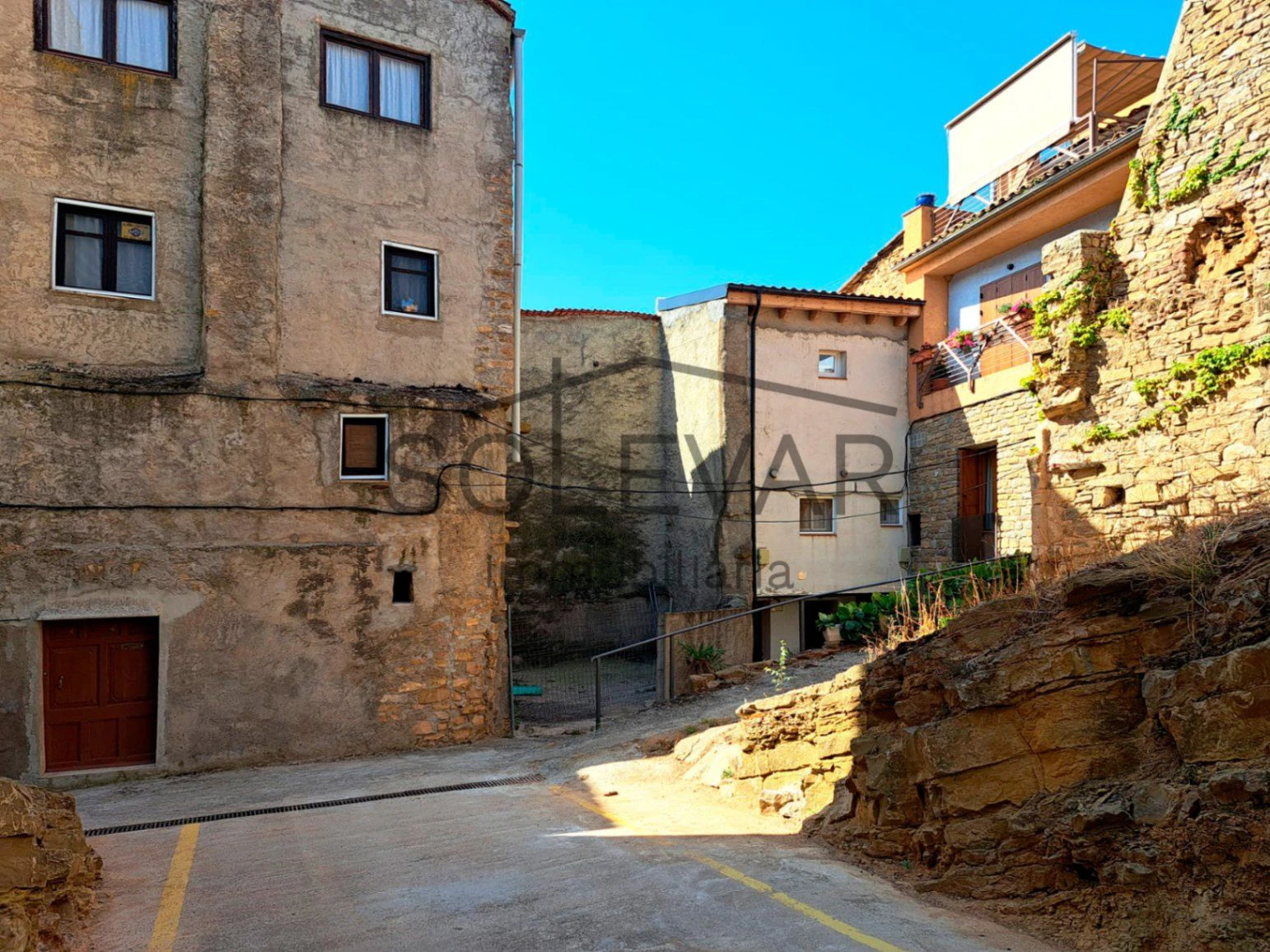 HOUSE IN THE OLD TOWN OF SUTERRANYA