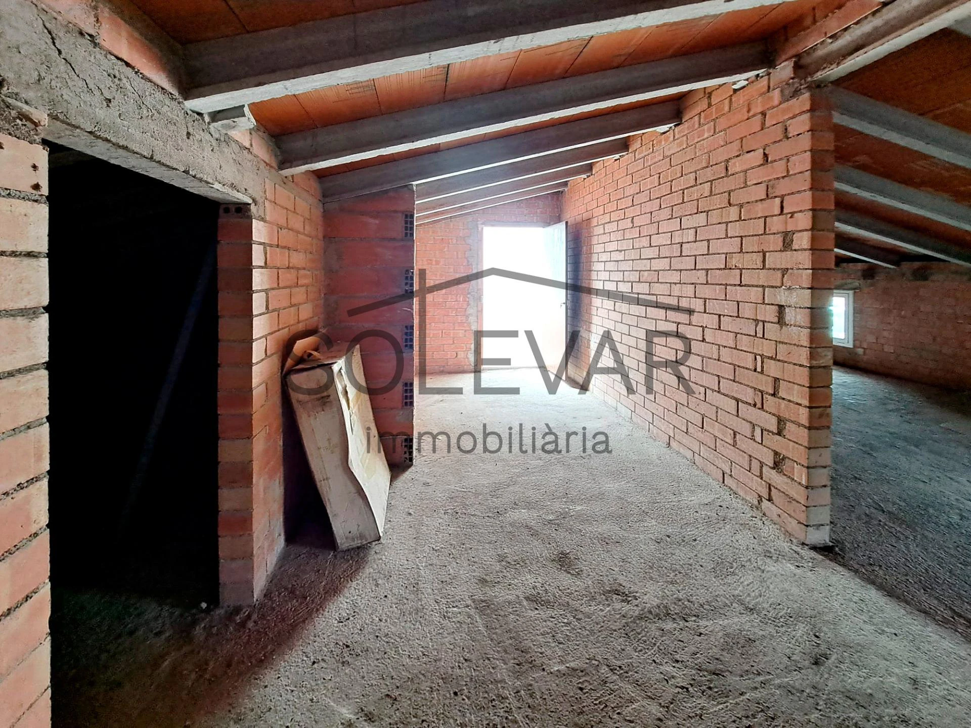 DUPLEX WITH GREAT VIEWS TO RENOVATE IN TREMP
