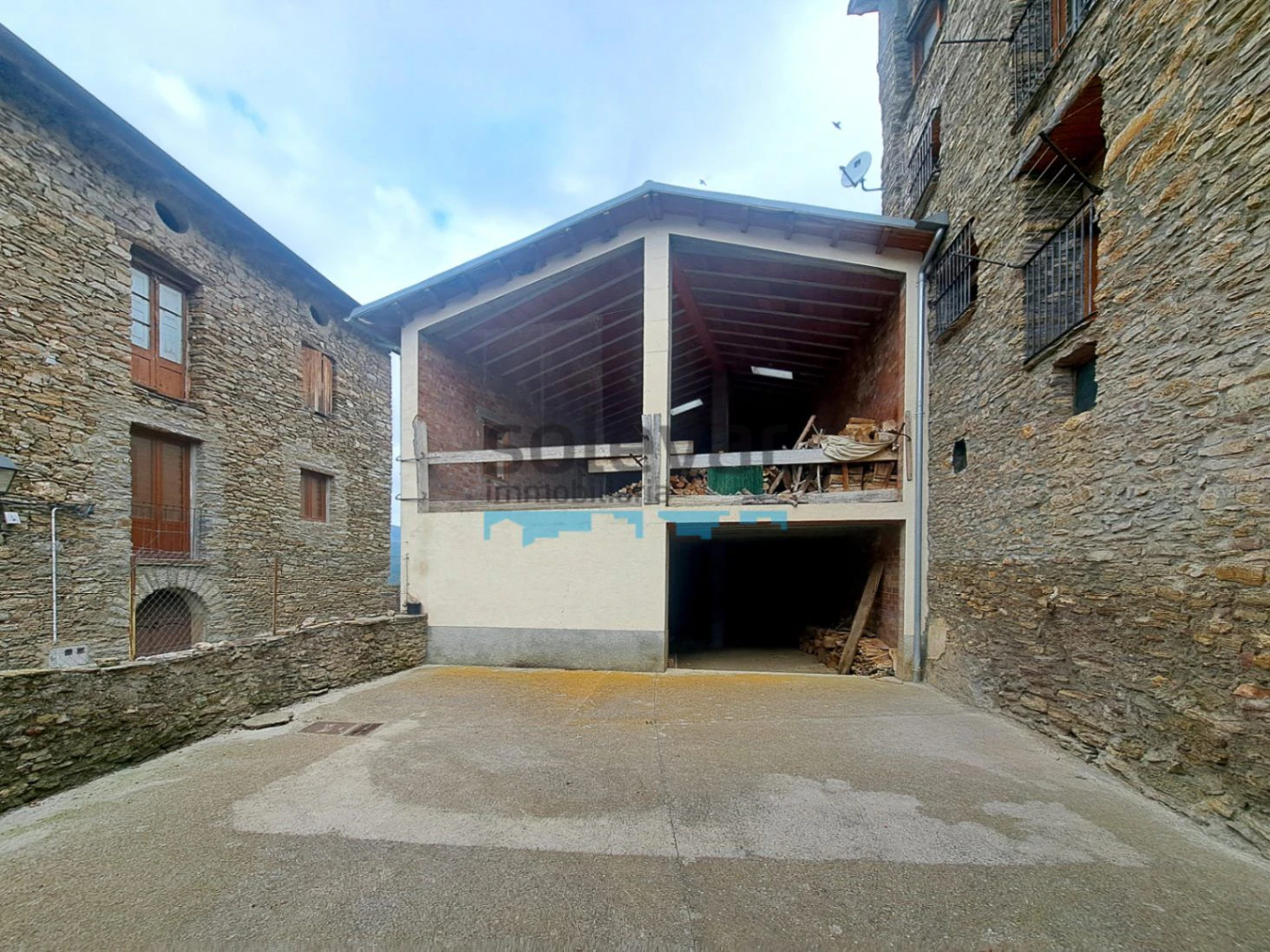 CASA CON MUCHAS POSIBILIDADES EN PAÜLS