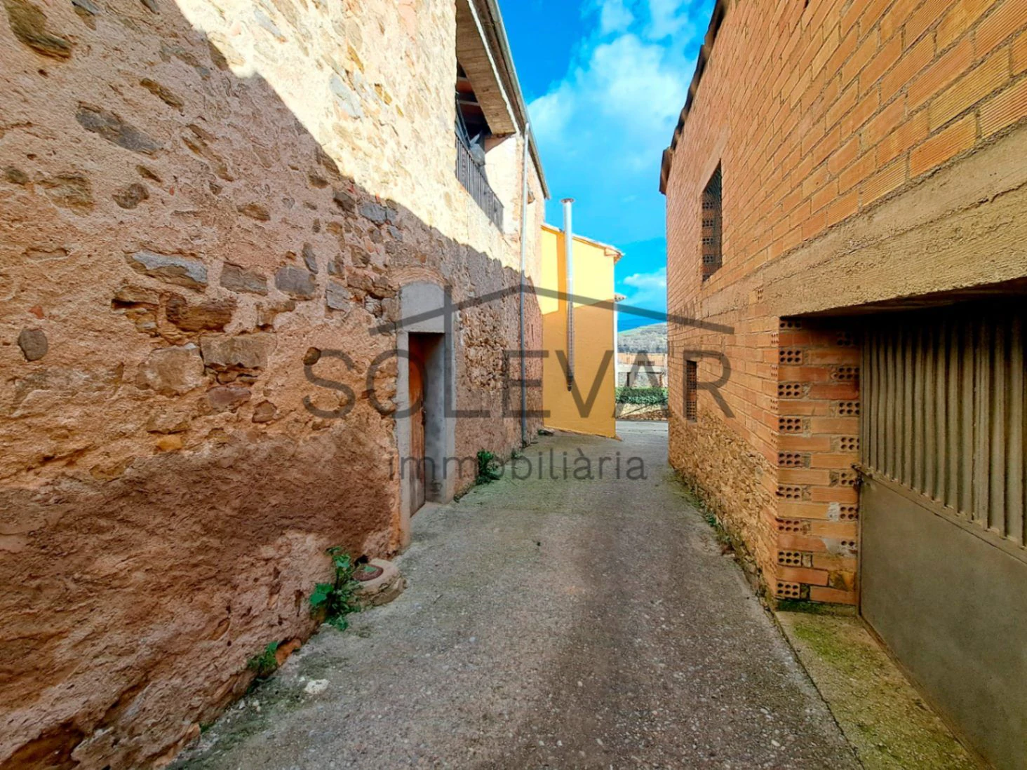 CASA SEÑORIAL DEL SIGLO XVIII A REFORMAR EN SANT SALVADOR DE TOLÓ