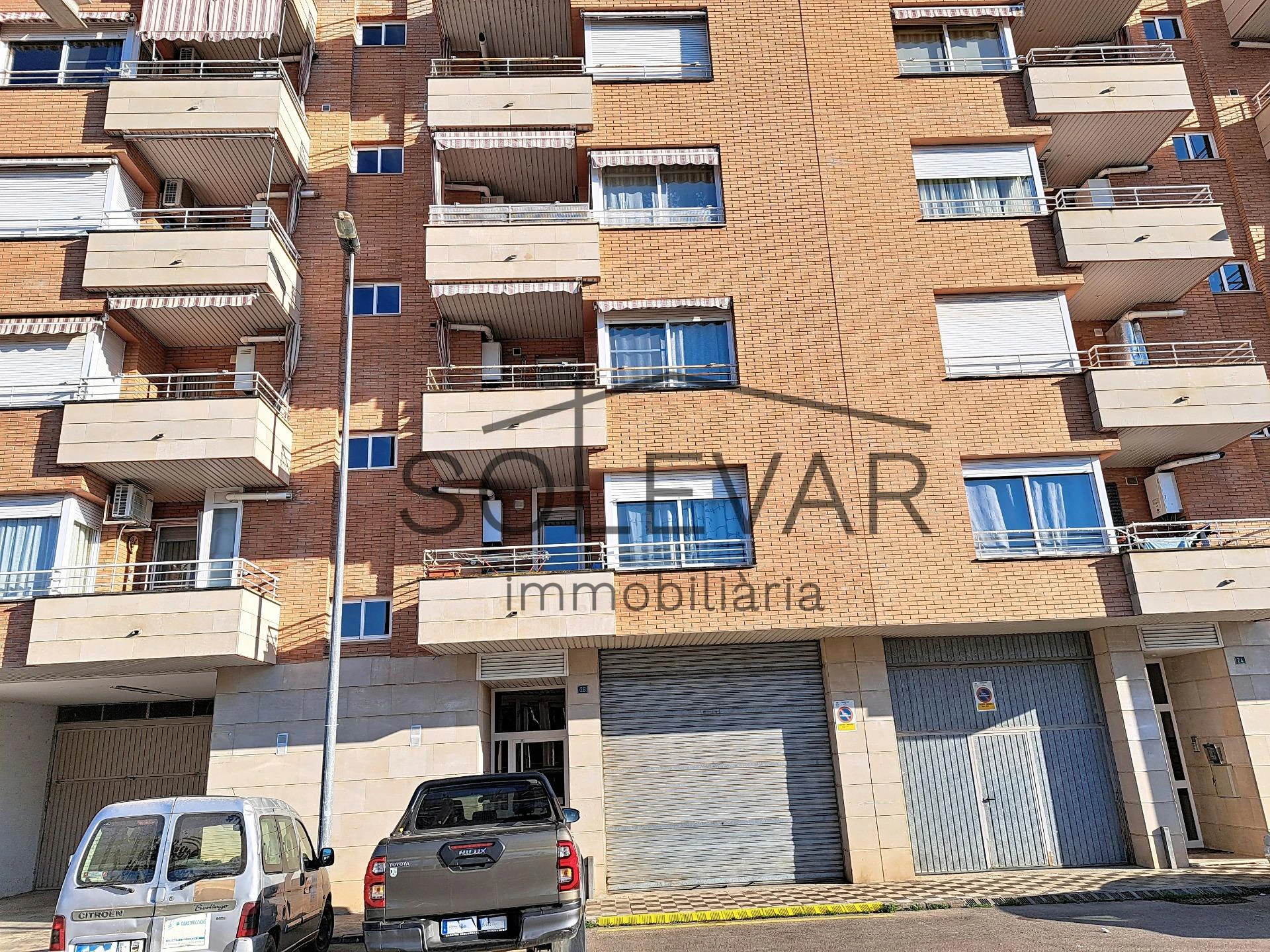 PARKING Y TRASTERO AMPLIO EN TREMP