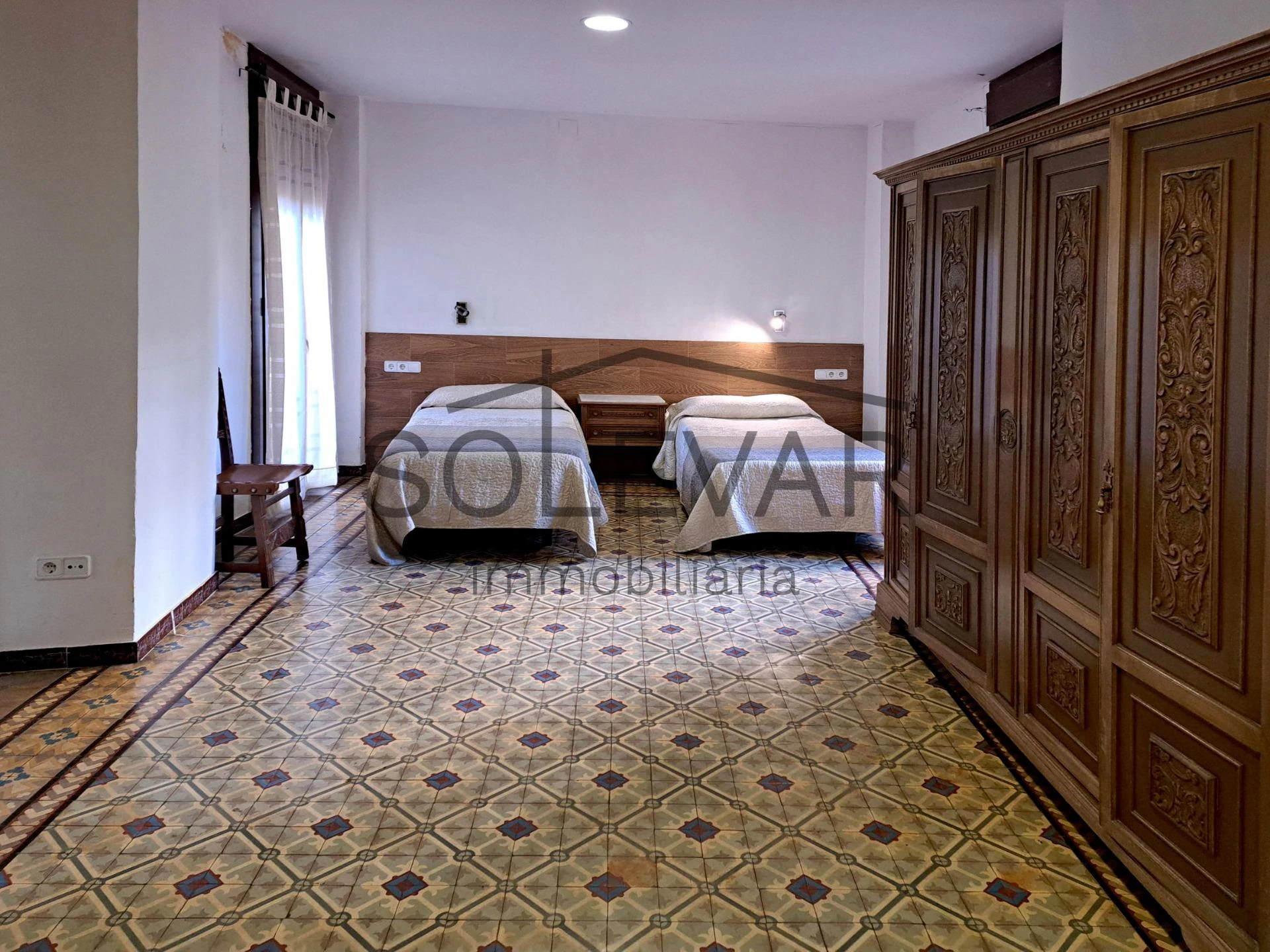HOUSE WITH GREAT POTENTIAL IN THE OLD TOWN OF TREMP