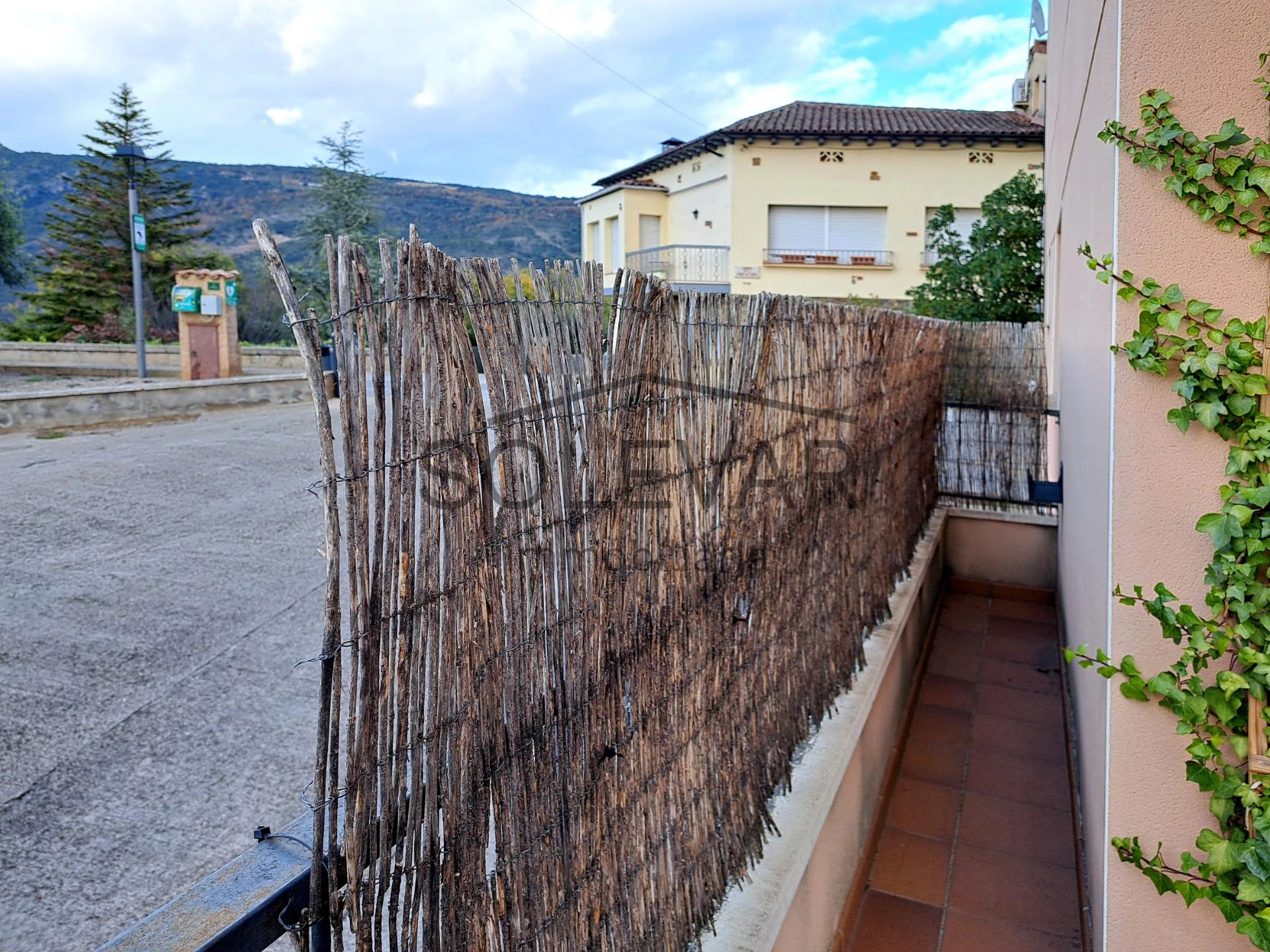 ACOGEDORA PLANTA BAJA MUY SOLEADA EN TALARN