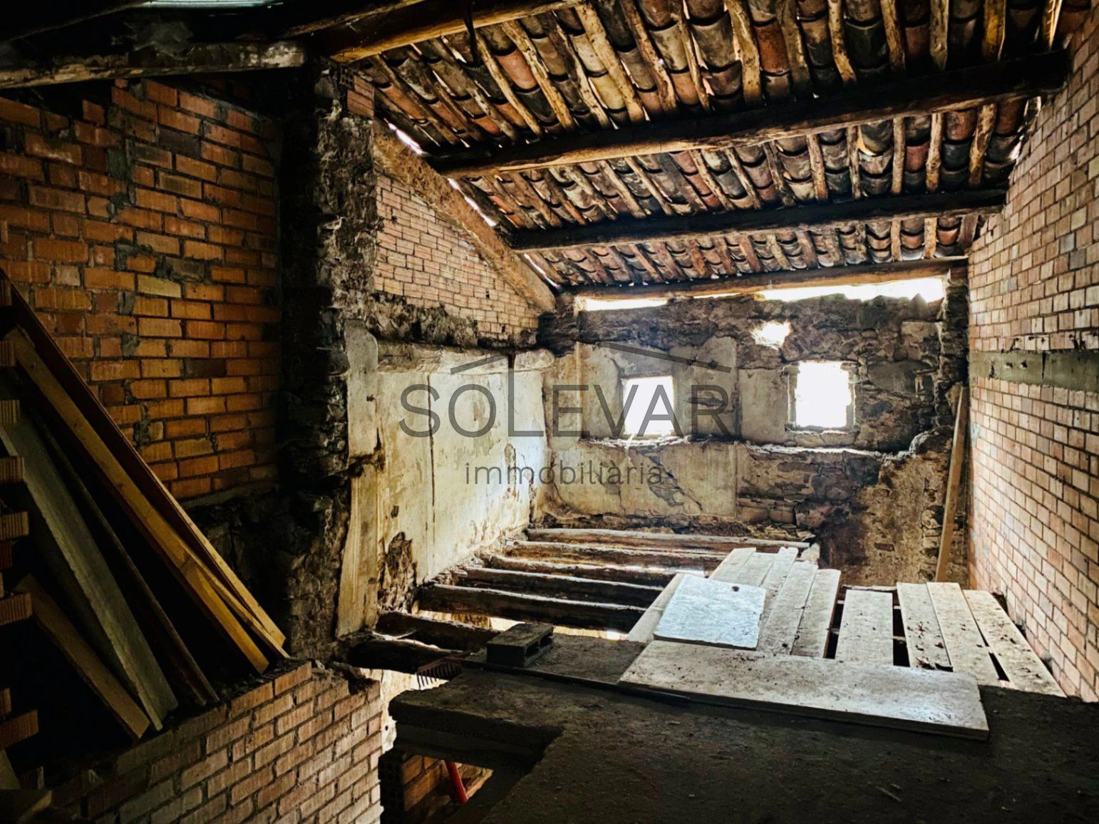 CASA PARA REFORMAR EN EL PRECIOSO PUEBLO DE DE ESCOS EN EL PALLARS SOBIRÀ.