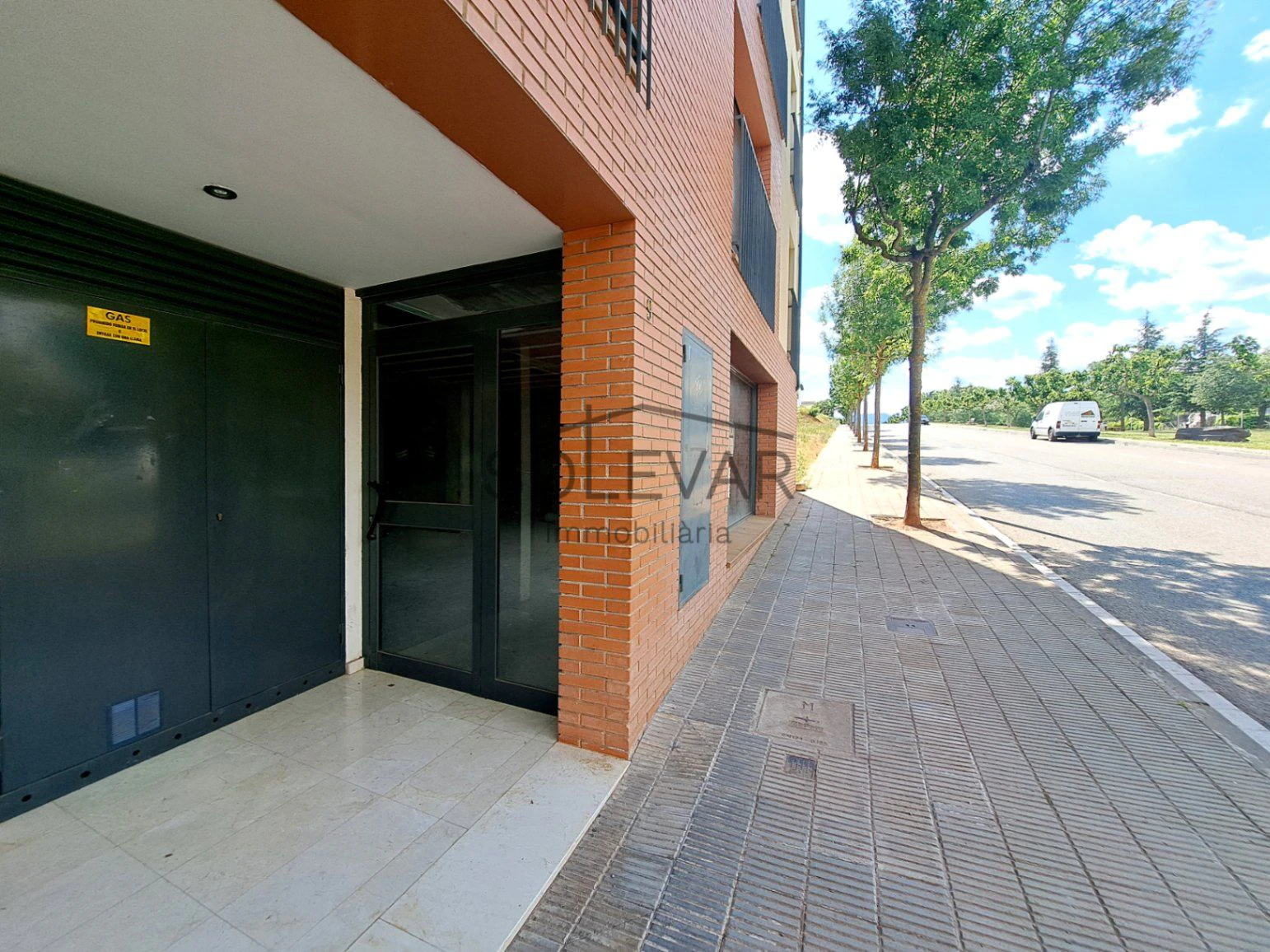 GRAN LOCAL COMERCIAL EN TREMP