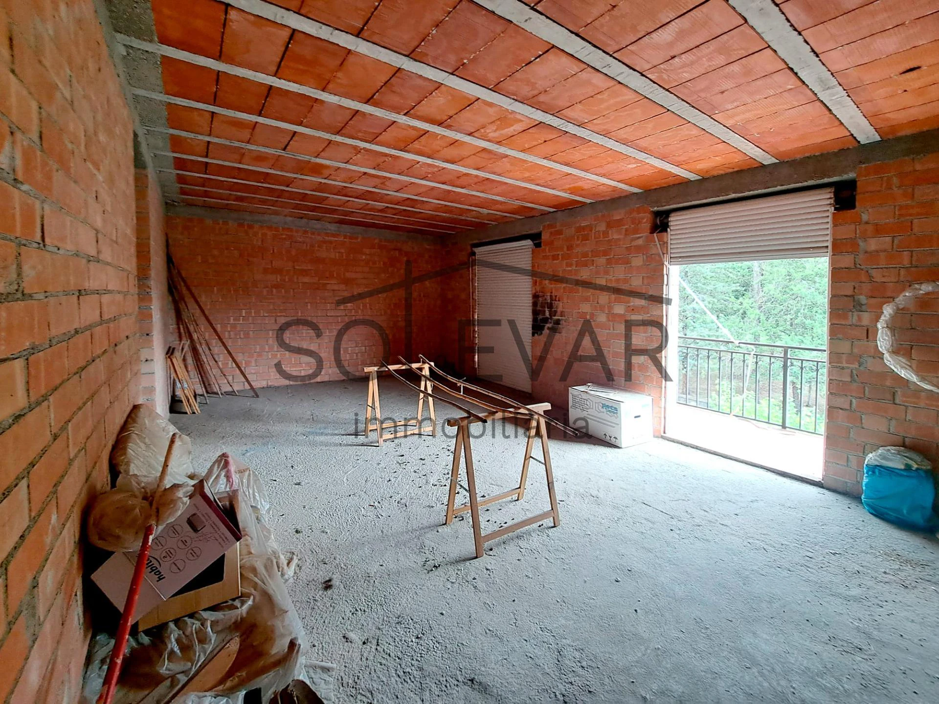 DÚPLEX CON BUENAS VISTAS PARA REFORMAR EN TREMP