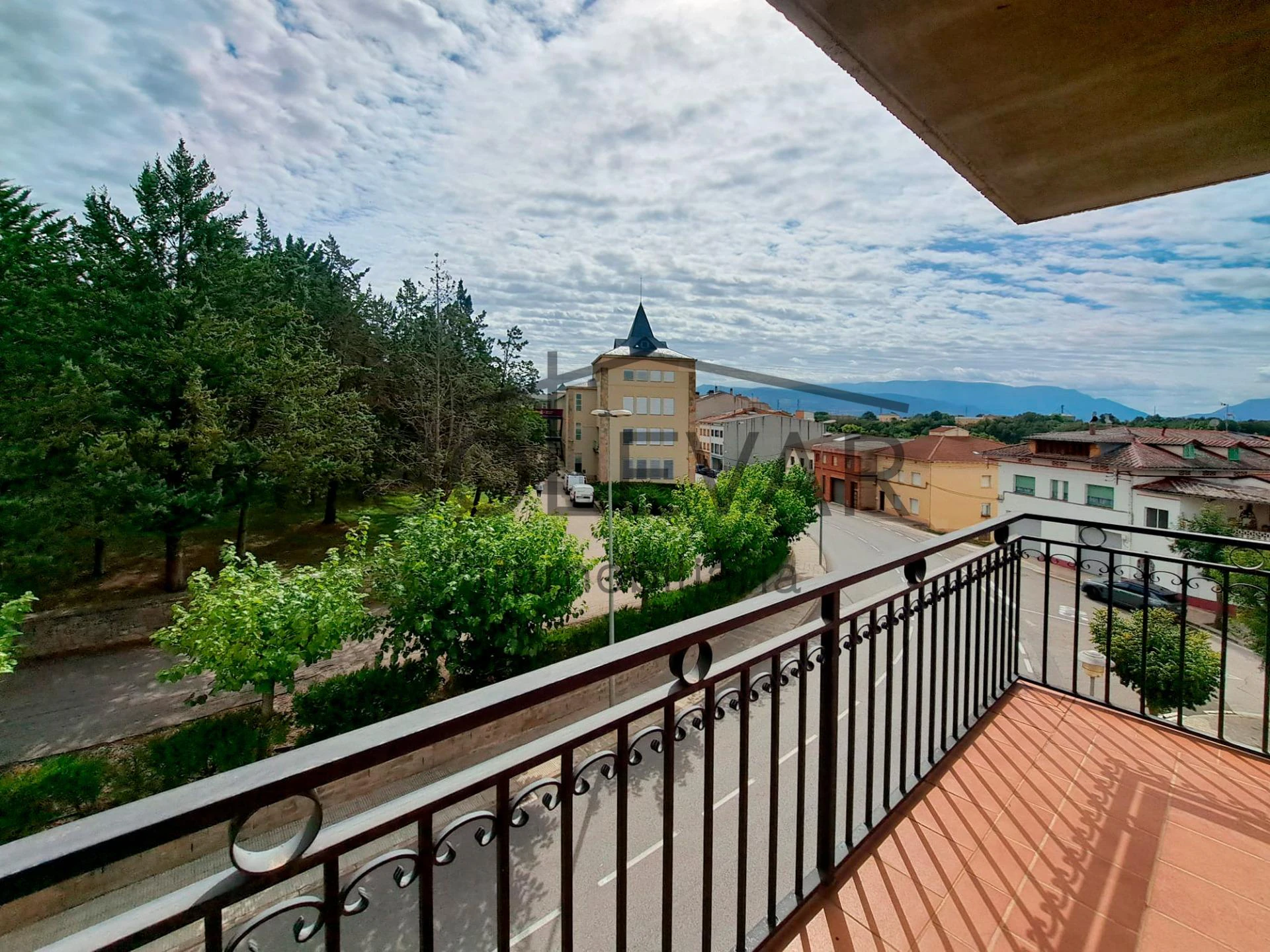 DUPLEX WITH GREAT VIEWS TO RENOVATE IN TREMP