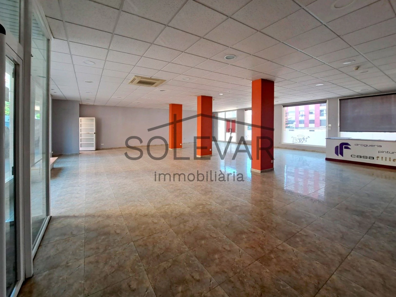 GRAN LOCAL COMERCIAL EN EL CENTRO DE TREMP