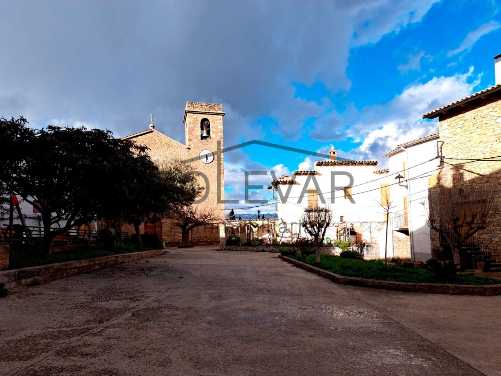 CASA SEÑORIAL DEL SIGLO XVIII A REFORMAR EN SANT SALVADOR DE TOLÓ