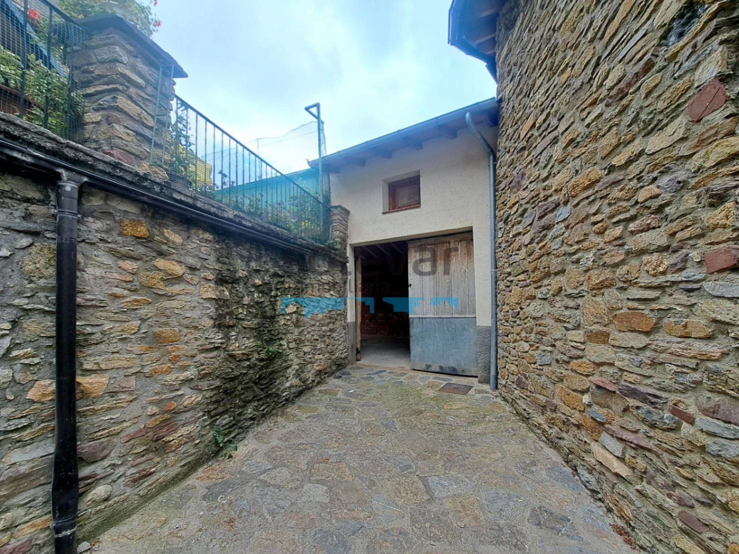 CASA CON MUCHAS POSIBILIDADES EN PAÜLS