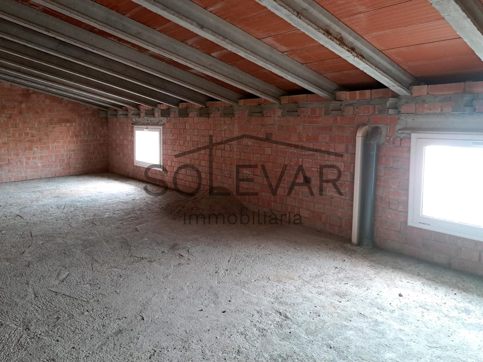 DUPLEX WITH GREAT VIEWS TO RENOVATE IN TREMP