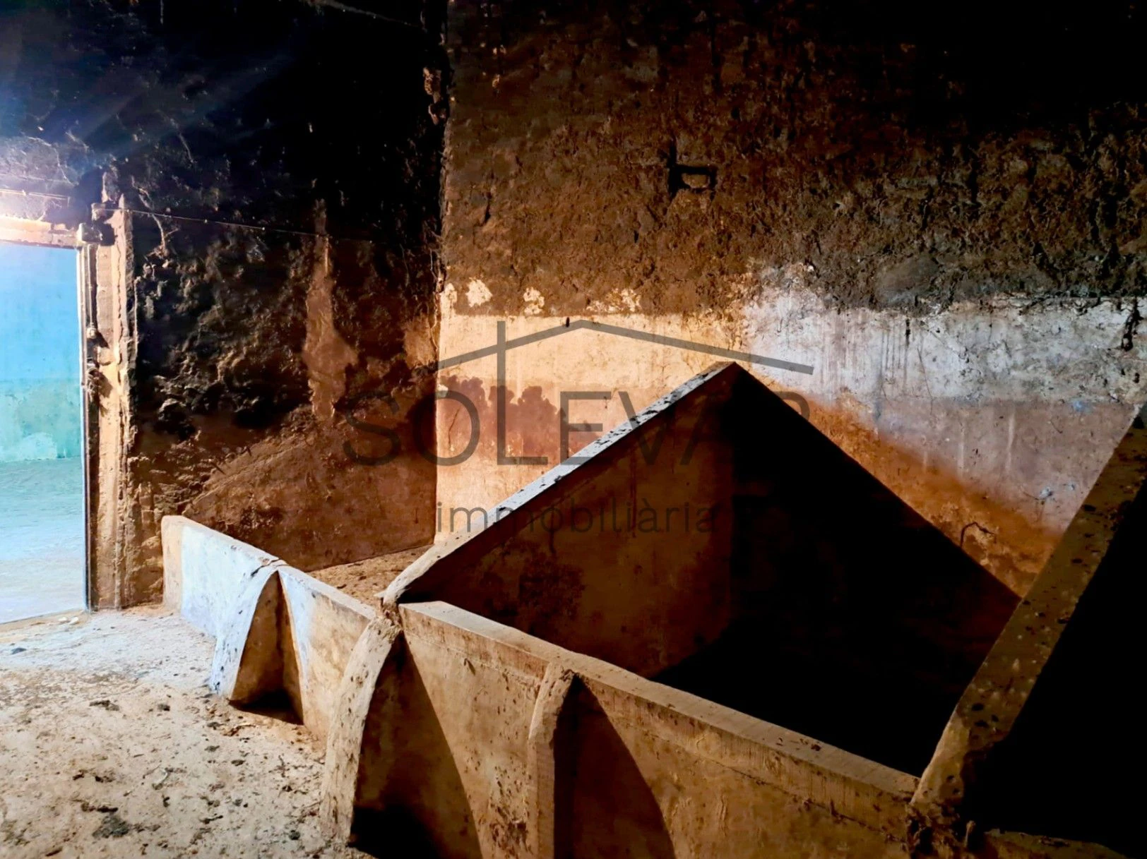 CASA SEÑORIAL DEL SIGLO XVIII A REFORMAR EN SANT SALVADOR DE TOLÓ