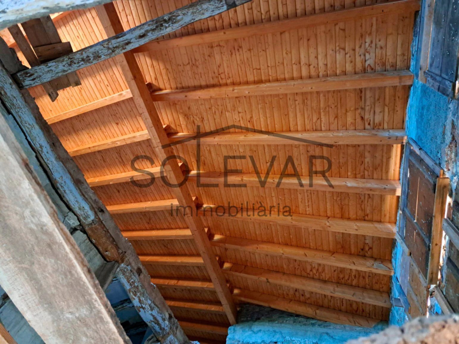 CASA A REFORMAR INTEGRALMENTE A ESTAVILL