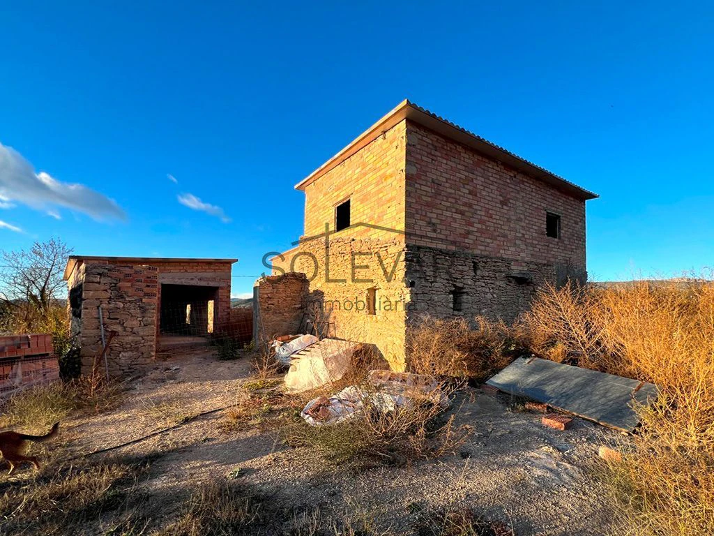 HOUSE TO RENOVATE WITH LARGE RUSTIC LAND IN FIGUEROLA D`ORCAU