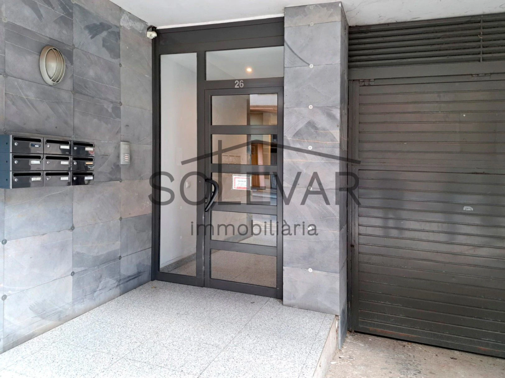 LUMINOSO PISO EN TREMP CON PARKING