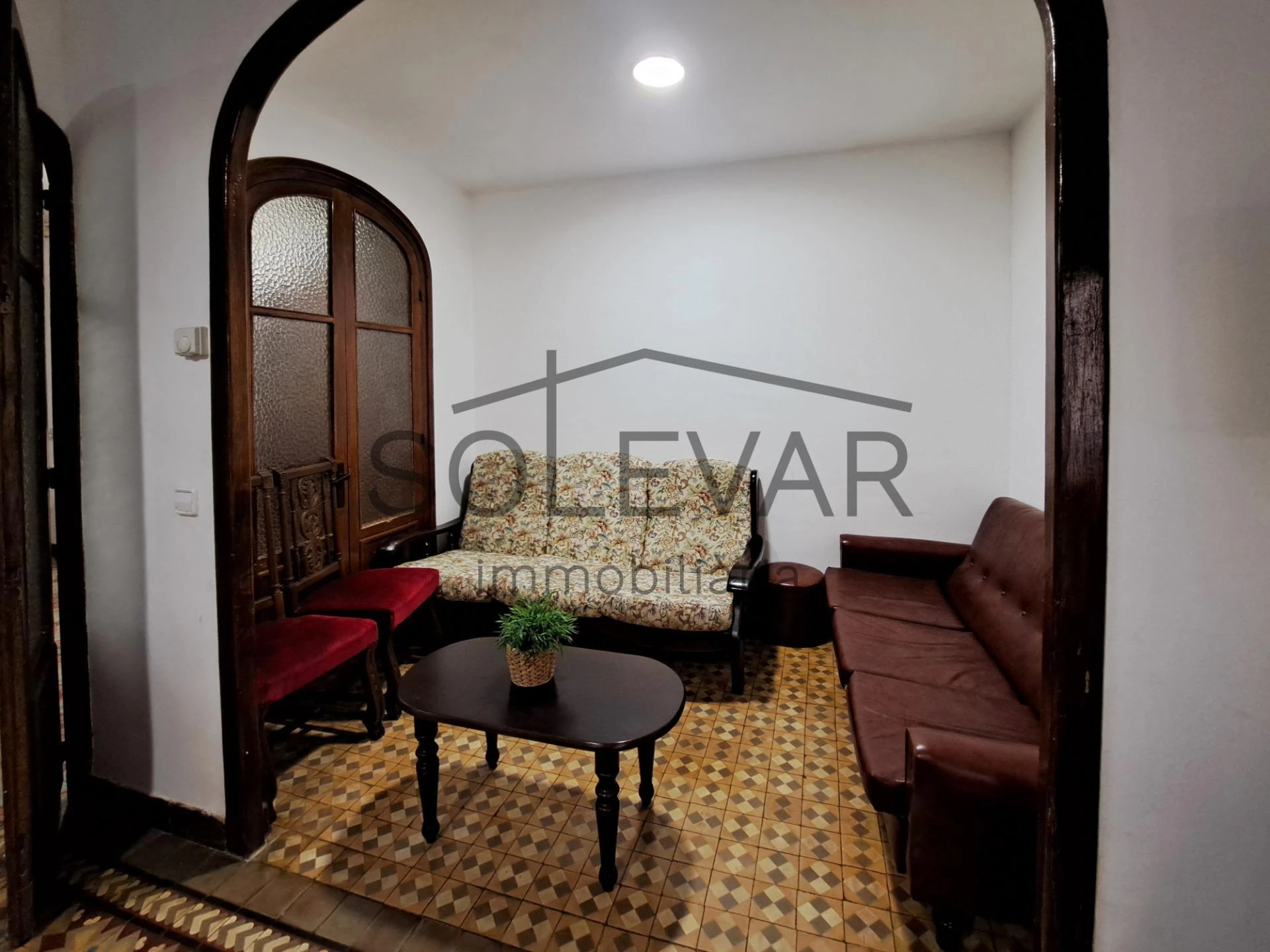CASA CON GRAN POTENCIAL EN EL CASCO ANTIGUO DE TREMP