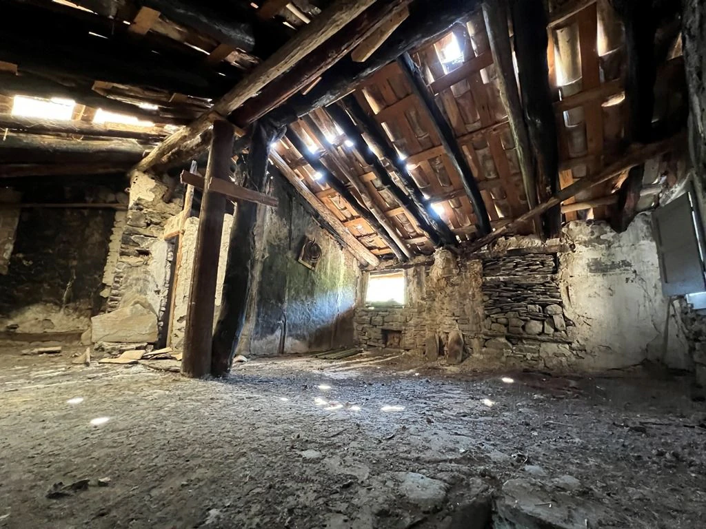 CASA A REFORMAR EN ERINYÀ