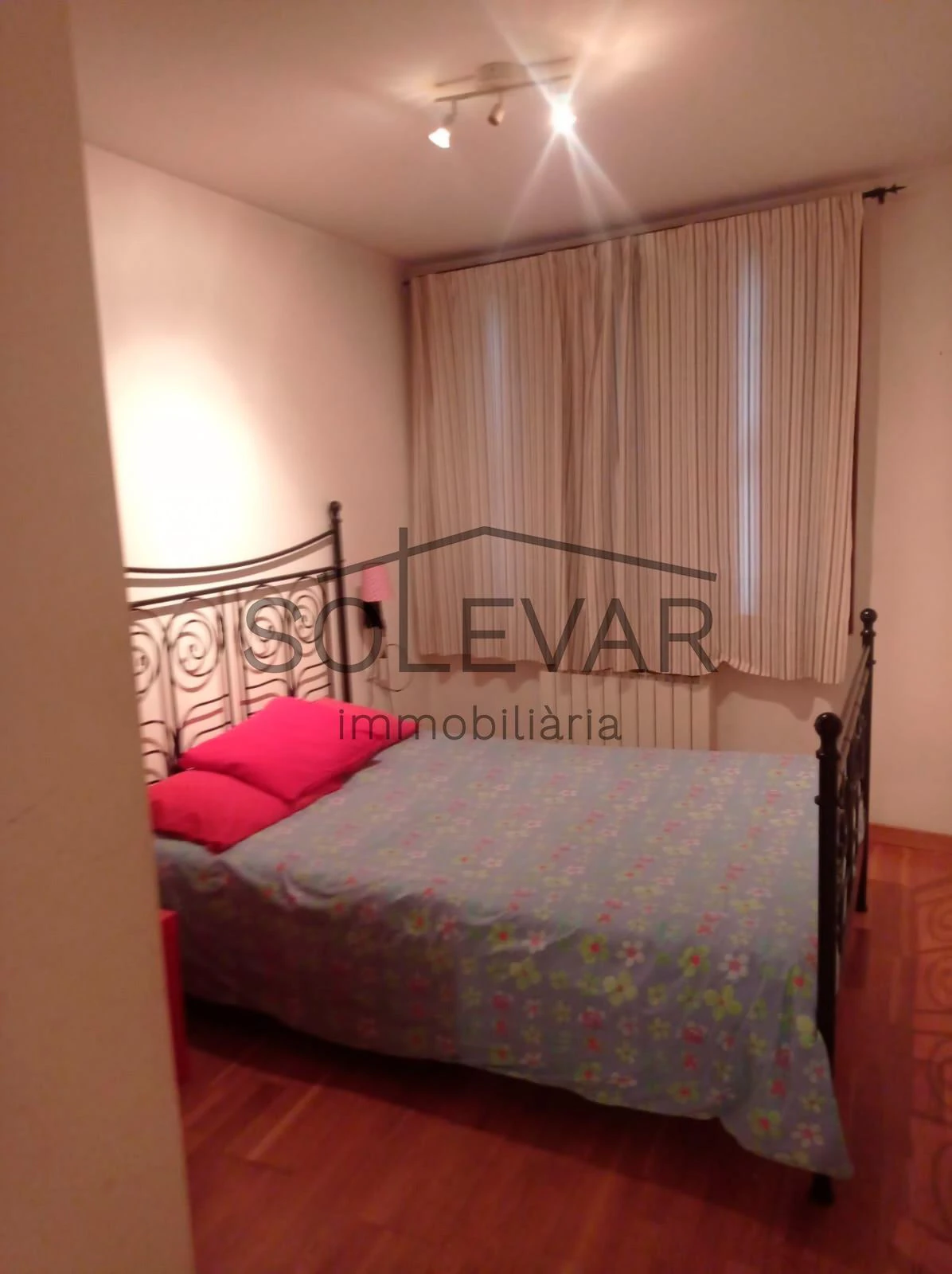 PISO DE 3 HABITACIONES CON PARKING EN SORT