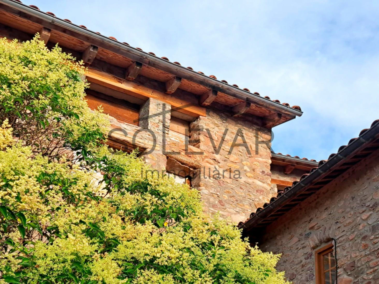 CASA A REFORMAR INTEGRALMENTE A ESTAVILL