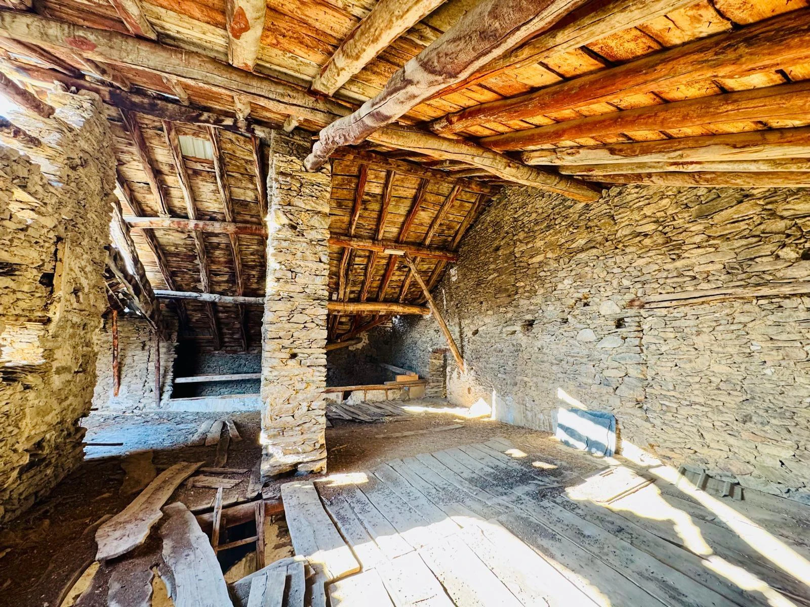 ESPECTACULAR CASA DE PUEBLO EN SORRE, PALLARS SOBIRA