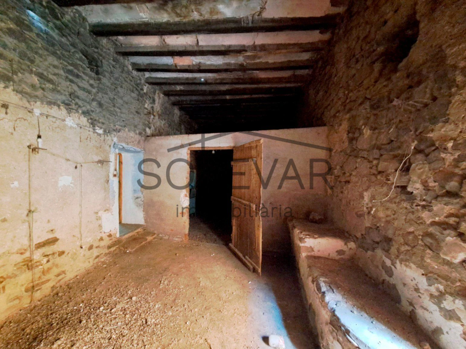 CASA SEÑORIAL DEL SIGLO XVIII A REFORMAR EN SANT SALVADOR DE TOLÓ