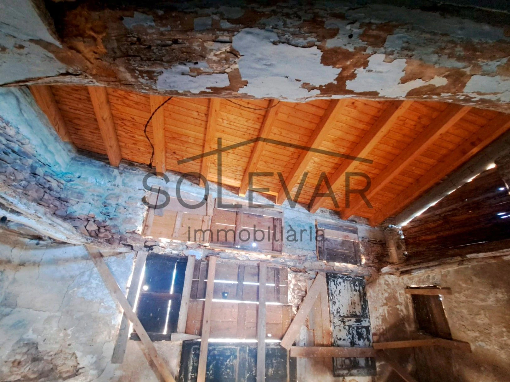 CASA A REFORMAR INTEGRALMENTE A ESTAVILL