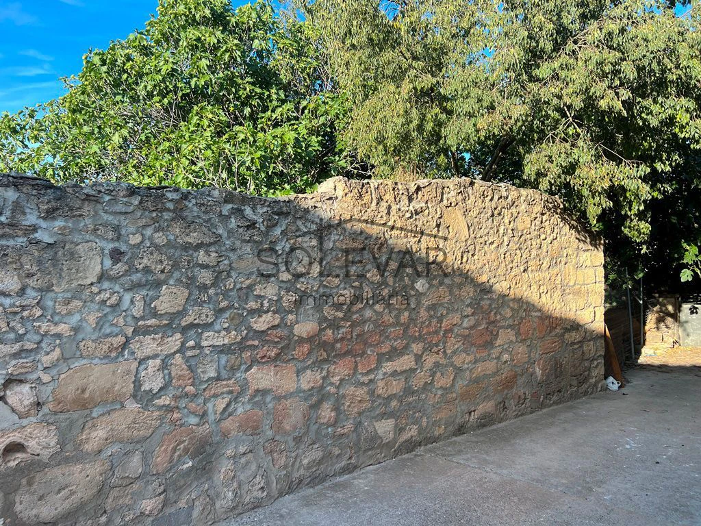 TERRENO CON MUCHAS POSIBILIDADES EN SANT ROMÀ