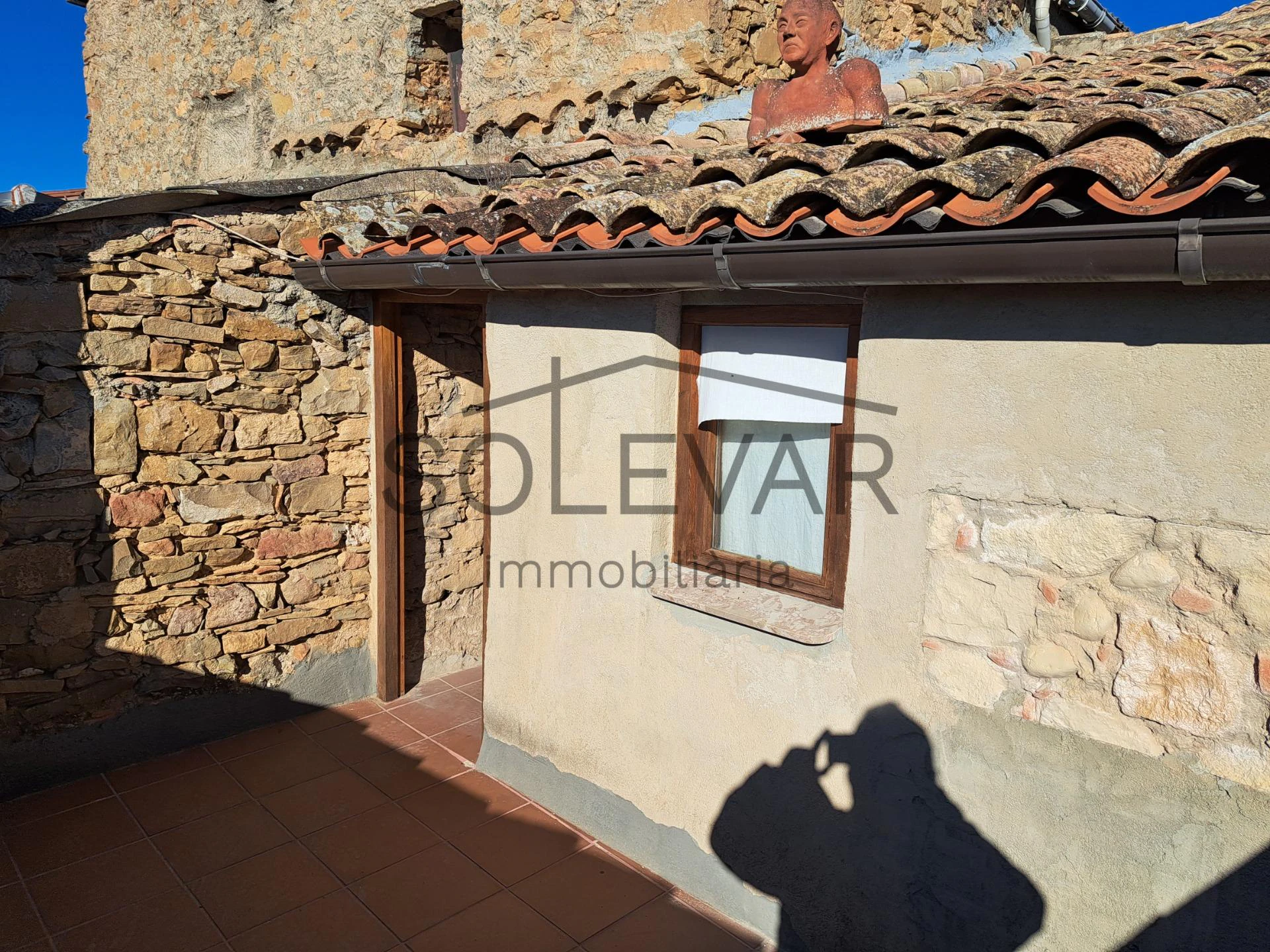 CASA CON TERRAZA EN SUTERRANYA