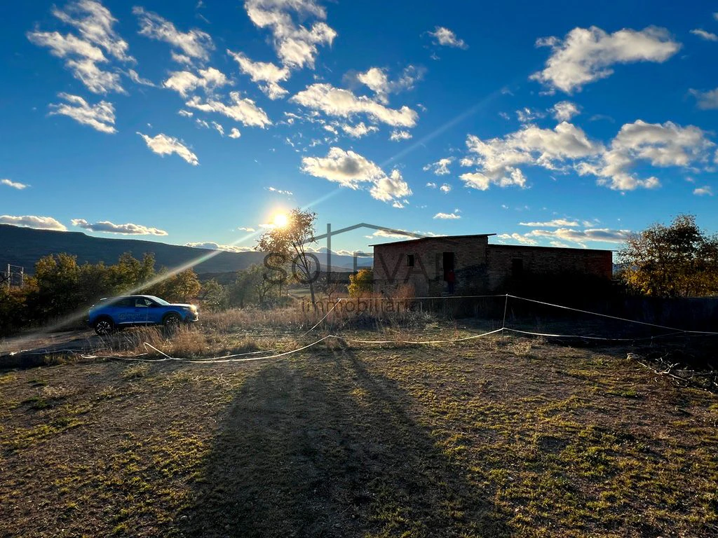 HOUSE TO RENOVATE WITH LARGE RUSTIC LAND IN FIGUEROLA D`ORCAU