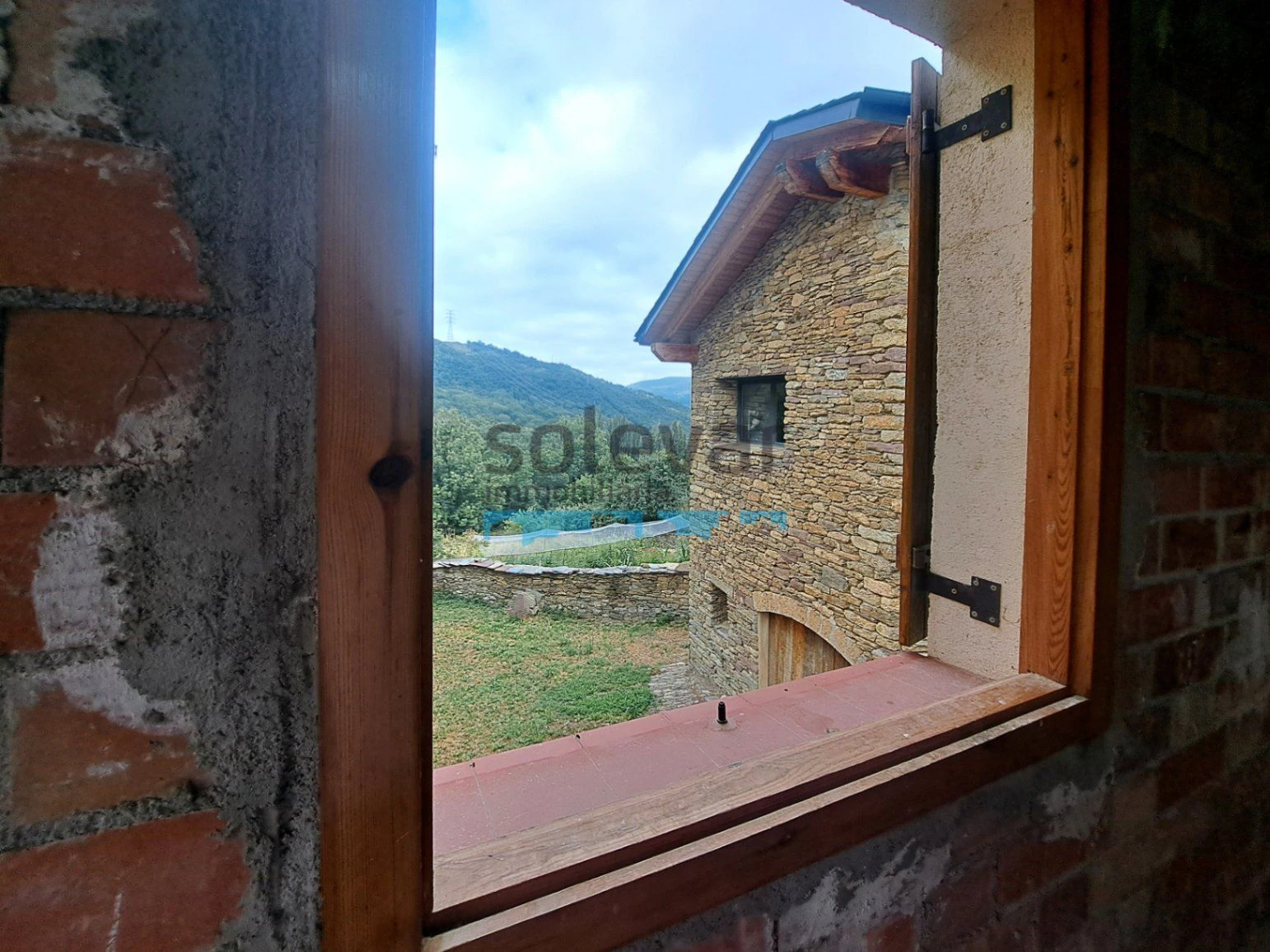 CASA CON MUCHAS POSIBILIDADES EN PAÜLS