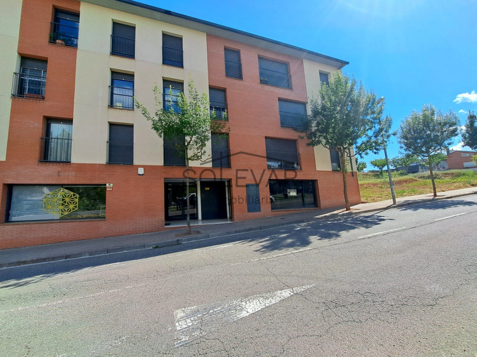 GRAN LOCAL COMERCIAL EN TREMP