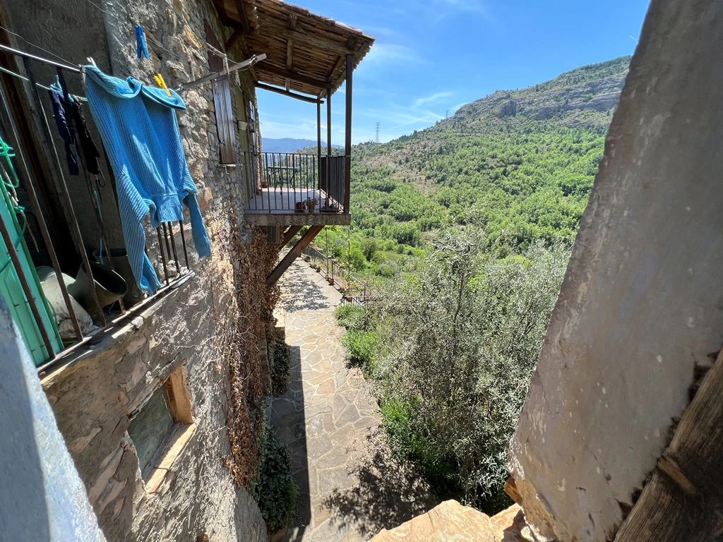 CASA A REFORMAR EN ERINYÀ