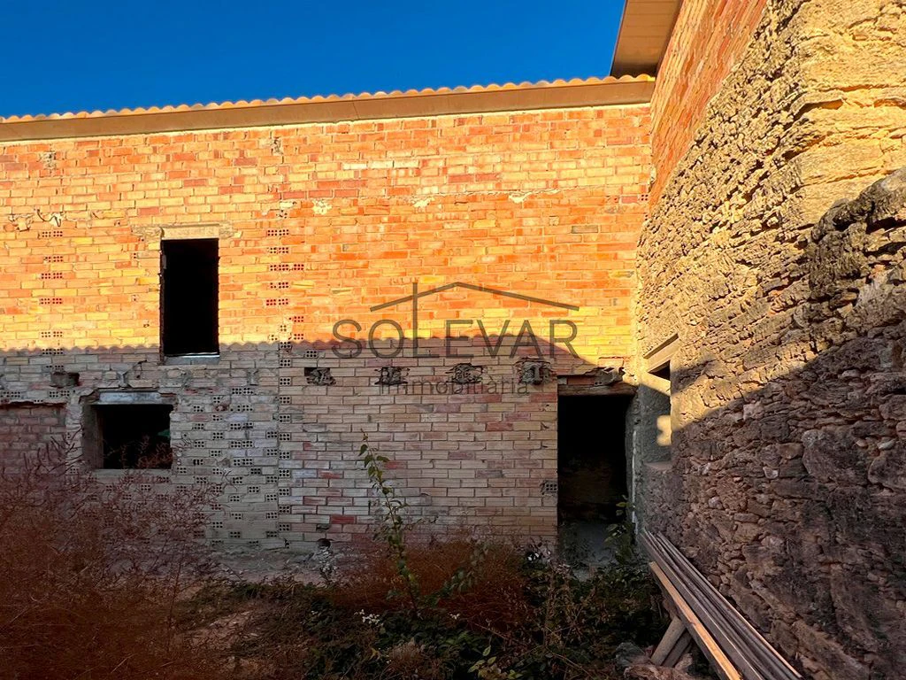 HOUSE TO RENOVATE WITH LARGE RUSTIC LAND IN FIGUEROLA D`ORCAU