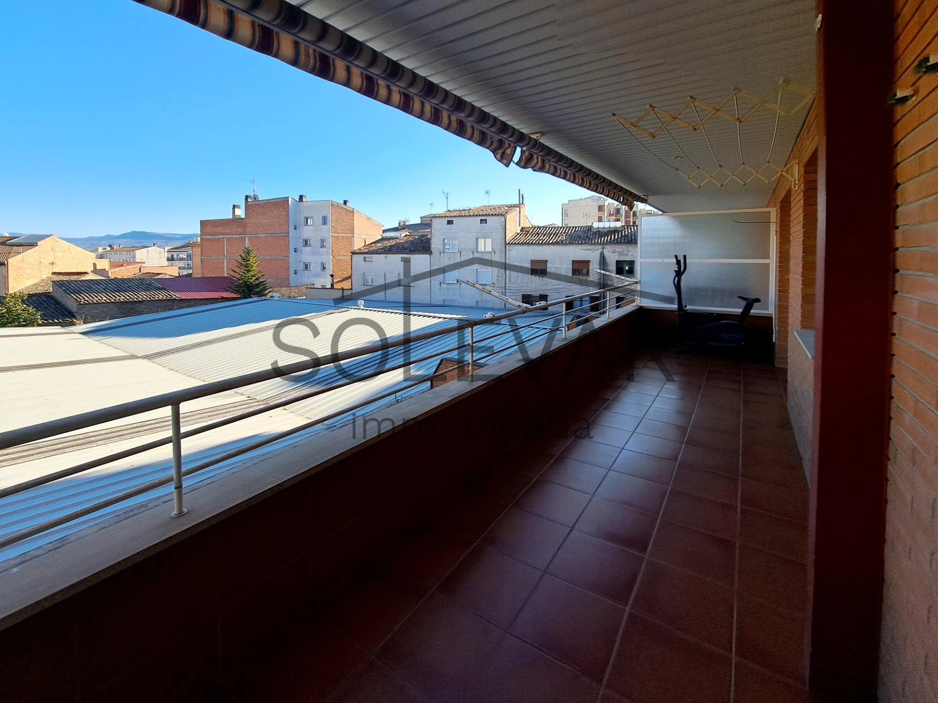 PISO GRANDE Y LUMINOSO CON PLAZA DE PARKING Y TRASTERO EN TREMP
