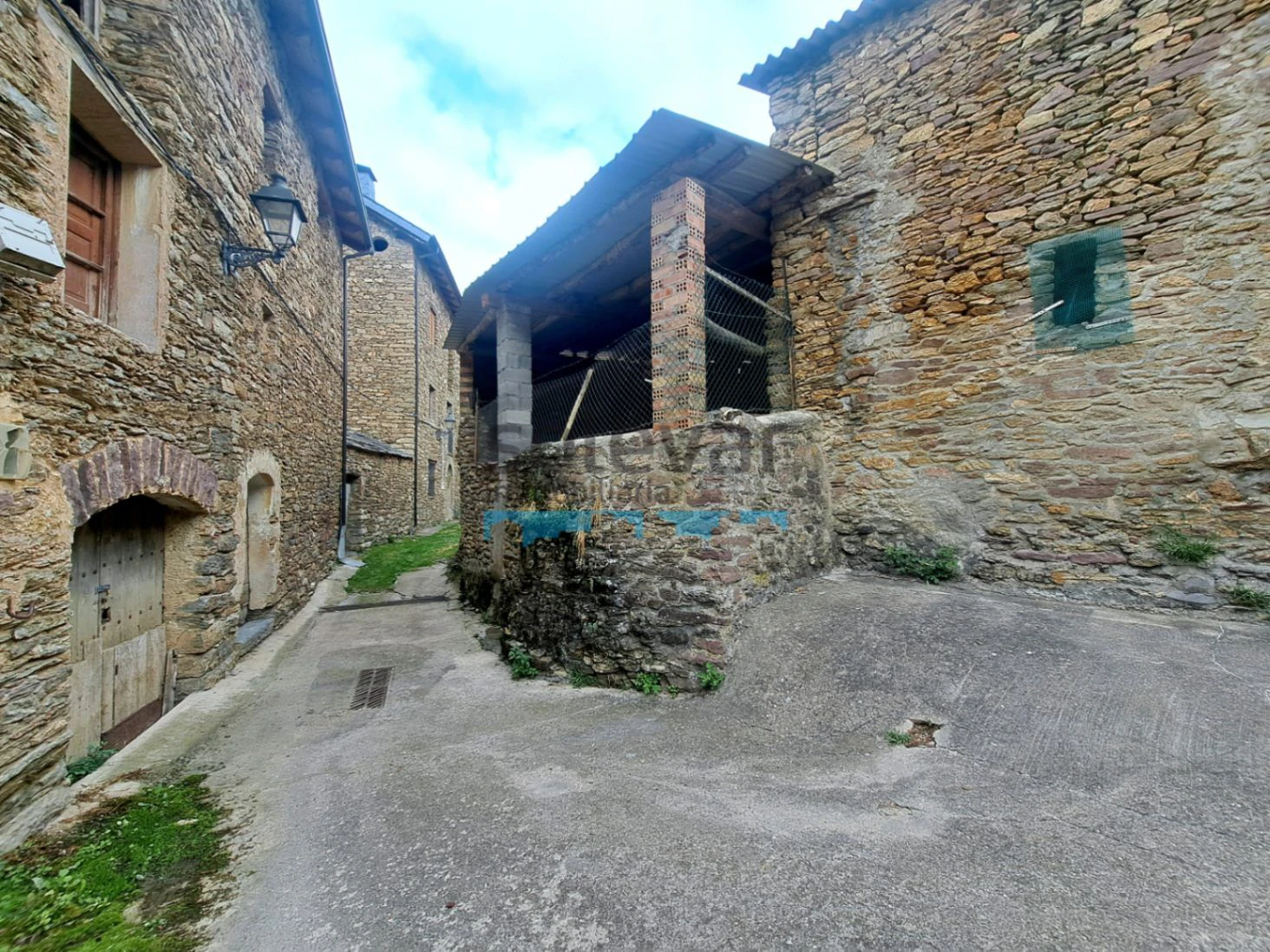 CASA CON MUCHAS POSIBILIDADES EN PAÜLS