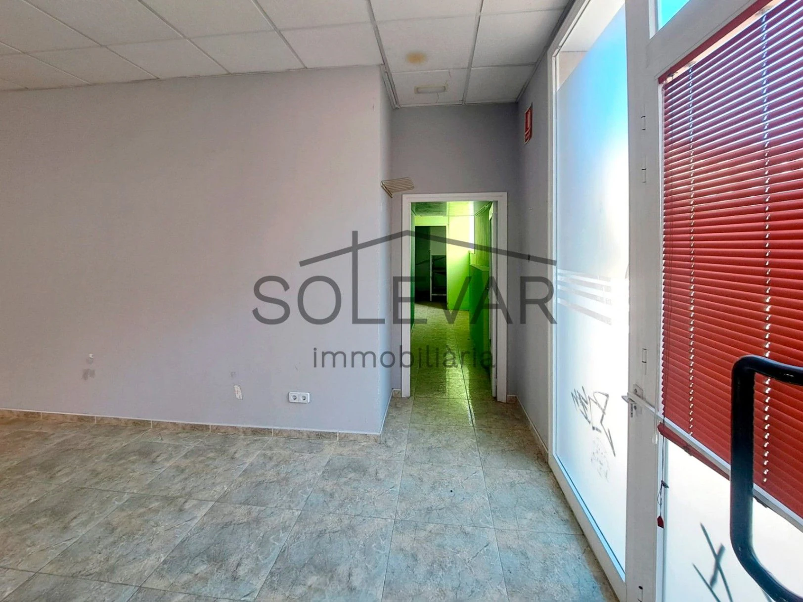 GRAN LOCAL COMERCIAL EN EL CENTRO DE TREMP