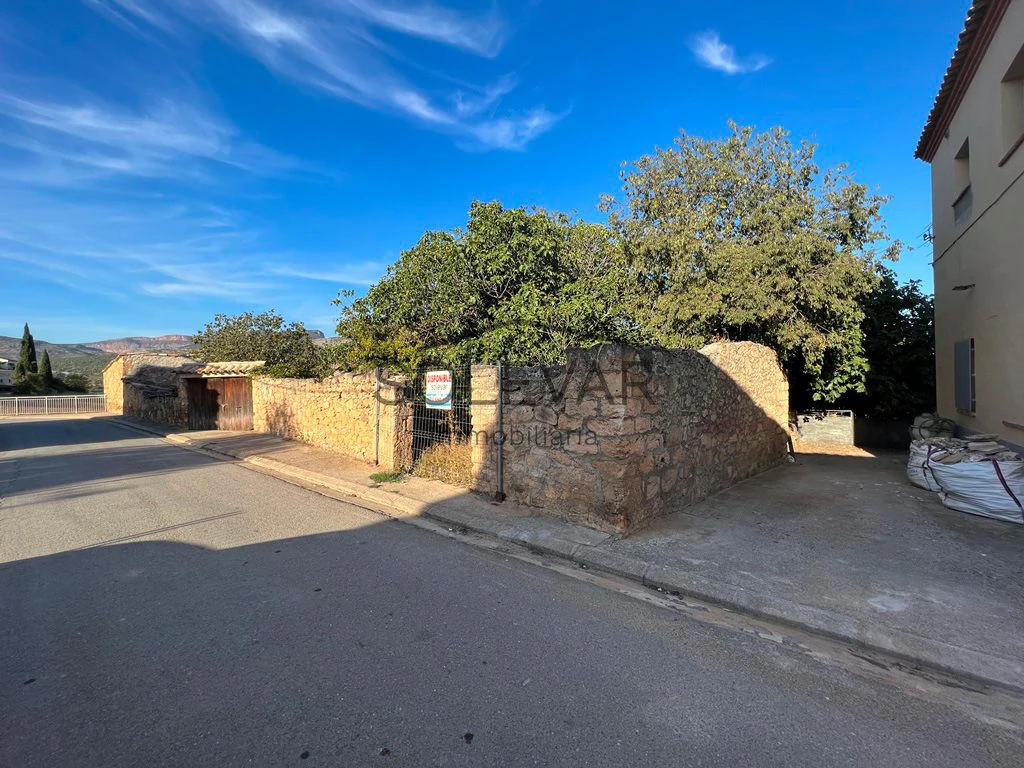 TERRENO CON MUCHAS POSIBILIDADES EN SANT ROMÀ