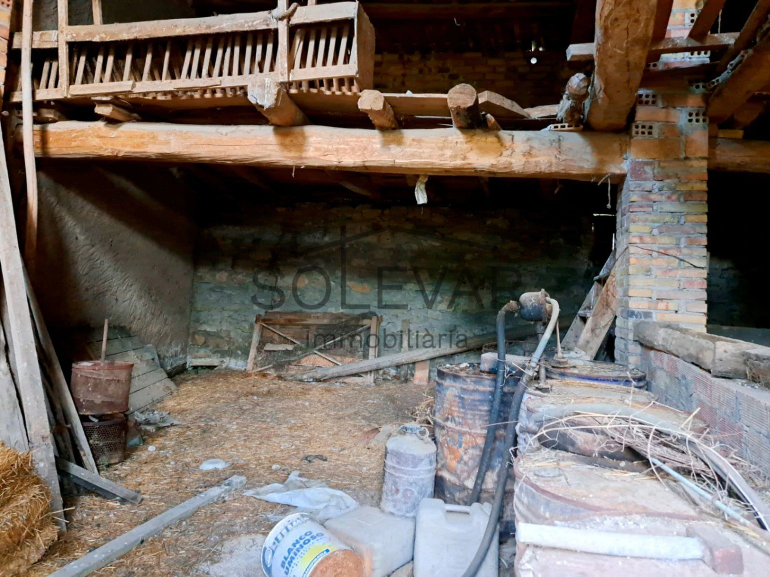 GRAN ERA CON EDIFICACIÓN A REHABILITAR EN SUELO URBANO EN FONTSAGRADA