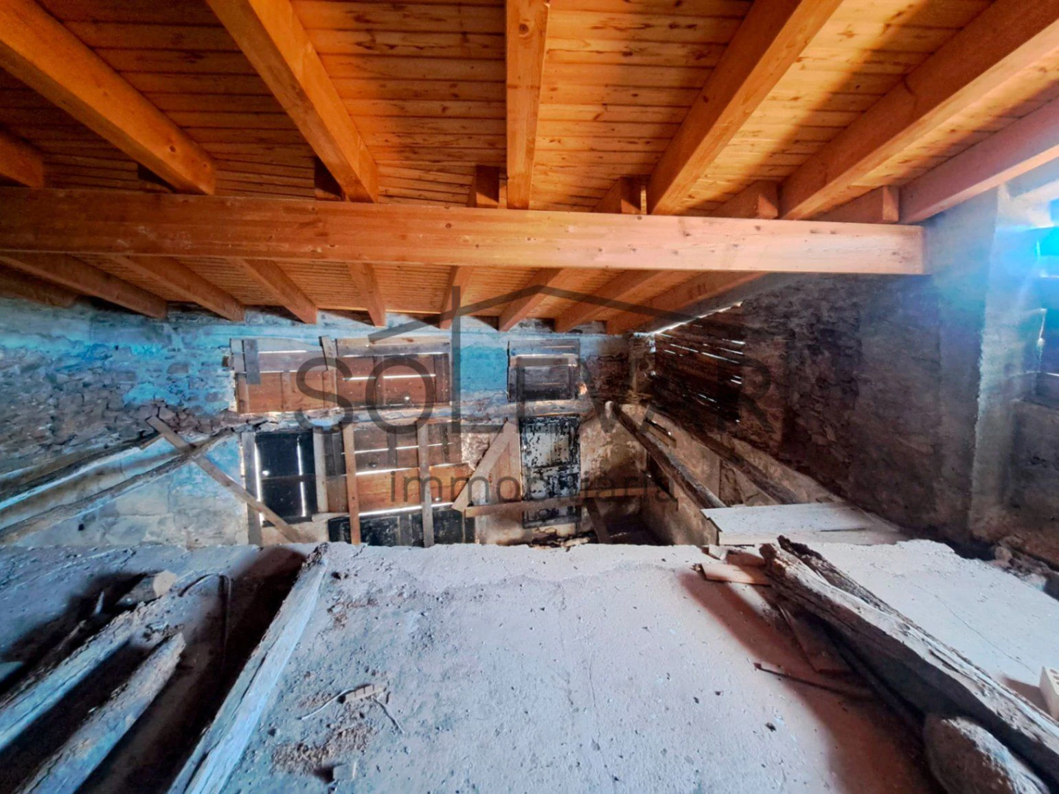 CASA A REFORMAR INTEGRALMENTE A ESTAVILL