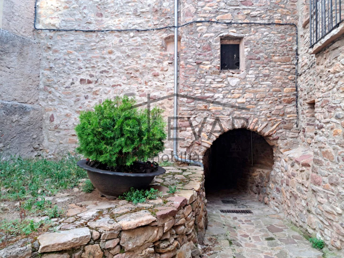 CASA A REFORMAR INTEGRALMENTE A ESTAVILL
