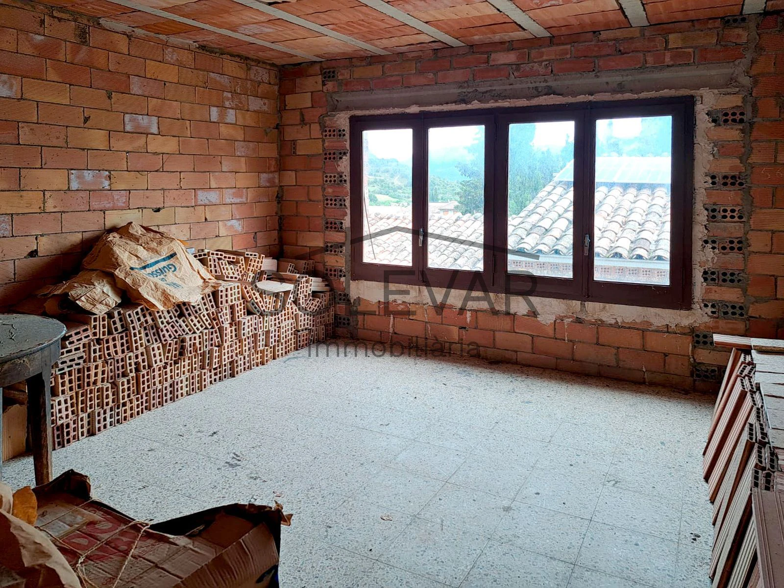 LARGE HOUSE WITH CENTRAL PATIO IN SALÀS DE PALLARS