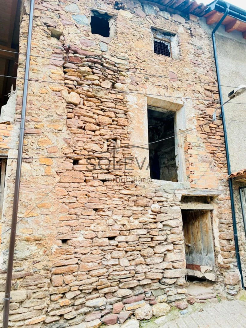 CASA PARA REFORMAR EN EL PRECIOSO PUEBLO DE DE ESCOS EN EL PALLARS SOBIRÀ.
