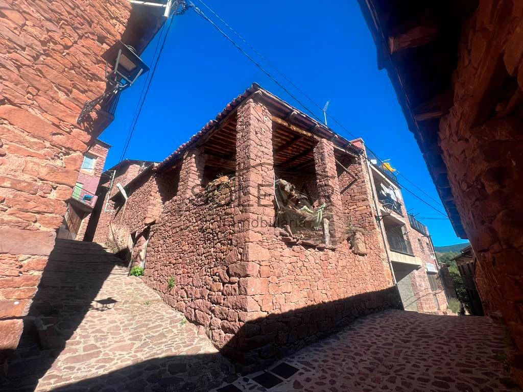 PAJAR A REFORMAR EN EL CENTRO DE VILAMUR